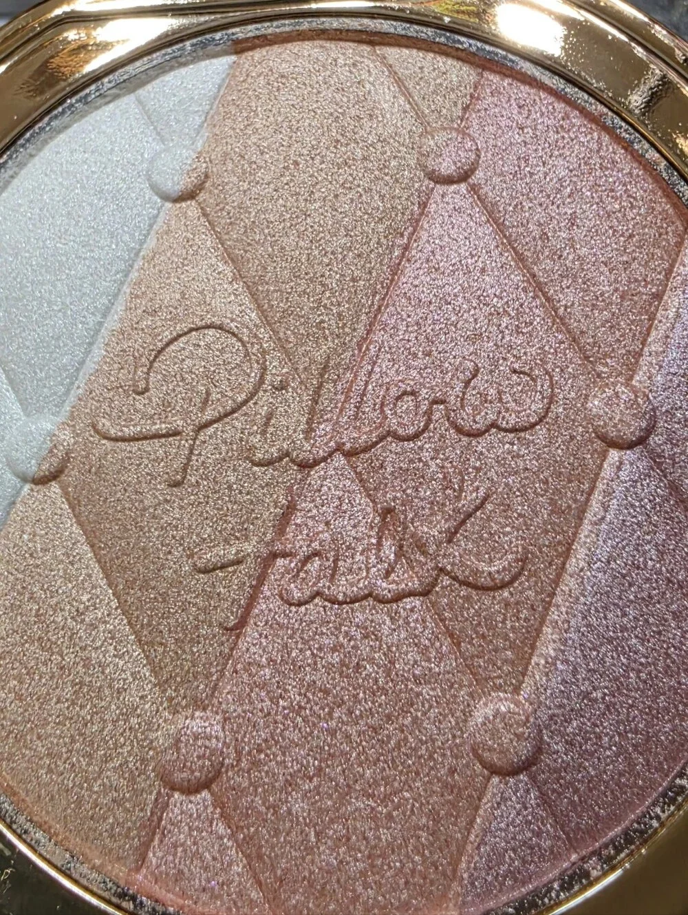 DISCONTINUED Charlotte Tilbury Pillow Talk Highlighter In Dream Light